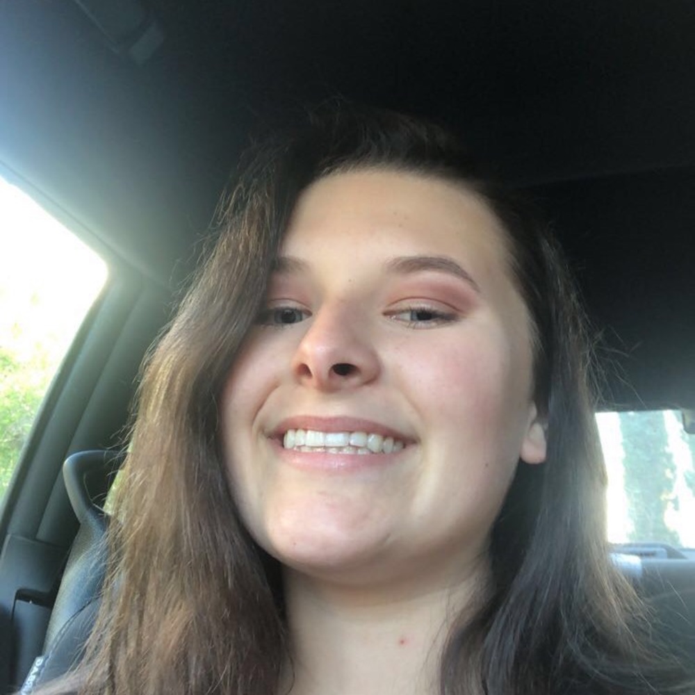 Meet your Posher, Camila